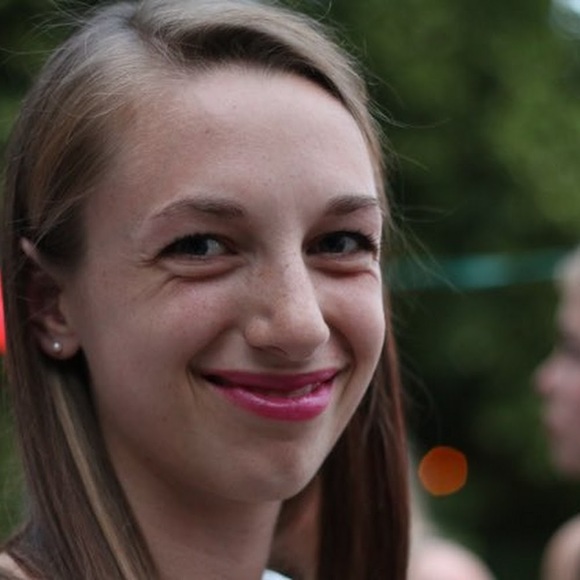 Meet your Posher, Ruth - Picture 1 of 1